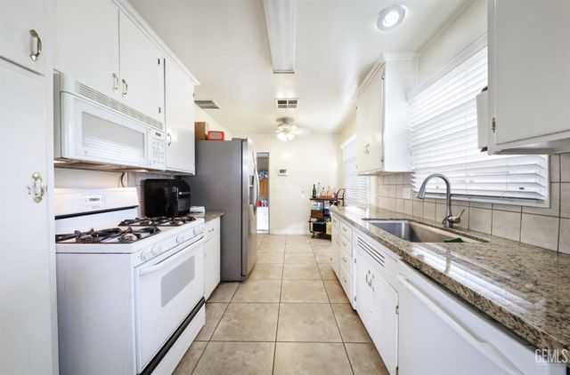 312 Western Drive, Bakersfield, CA 93309
