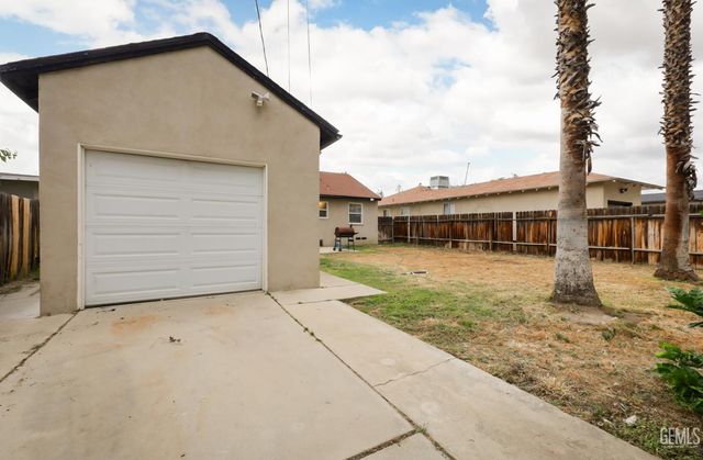 312 Western Drive, Bakersfield, CA 93309