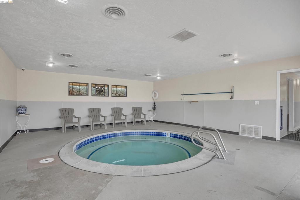 Image 19 of property listing at 180 180 Algiers Circle, Pacheco, CA 94553