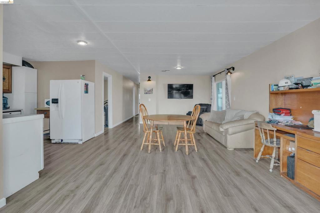 Image 7 of property listing at 180 180 Algiers Circle, Pacheco, CA 94553