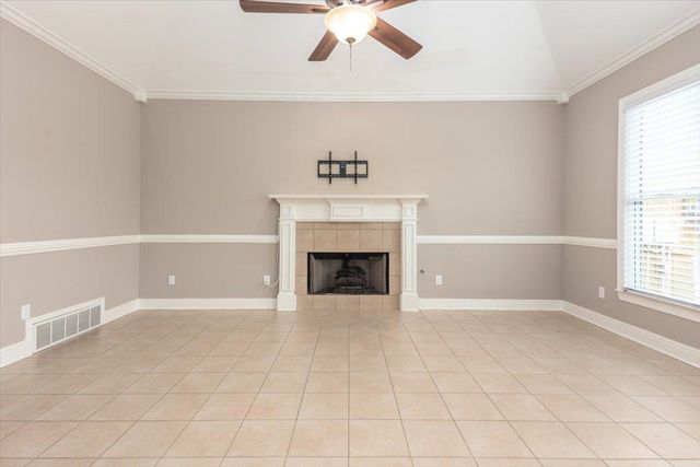 1376 HUNTERS MILL TRL, Collierville, TN 38017