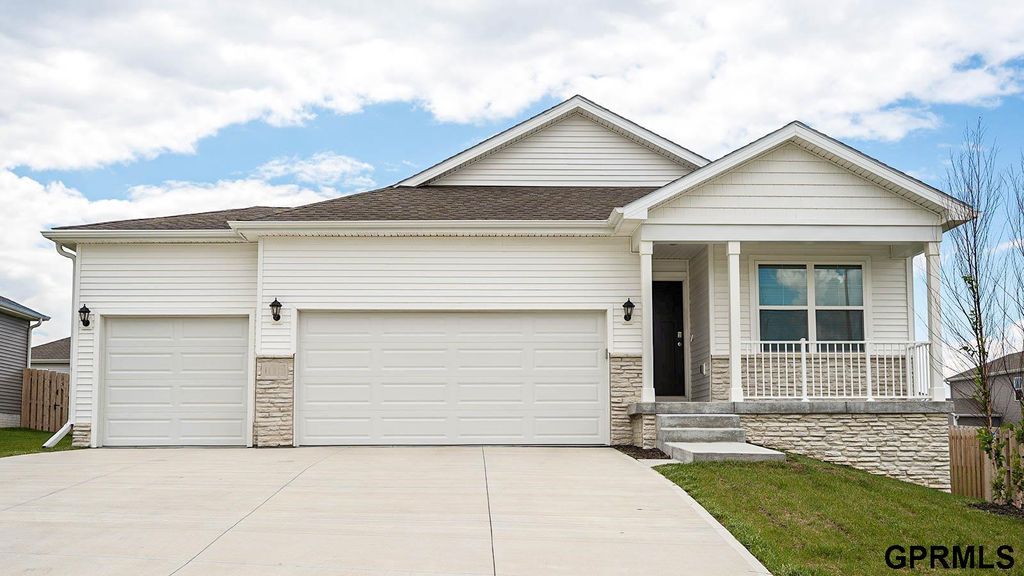 7614 N 170 Street, Bennington, NE 68007