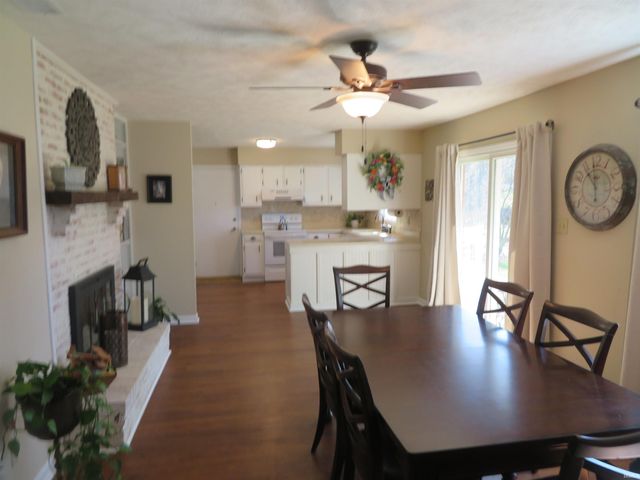 3213 Aspen Drive, Evansville, IN 47711