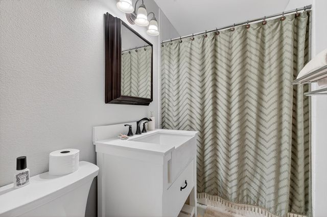 4413 Tanforan Ave, Midland, TX 79707