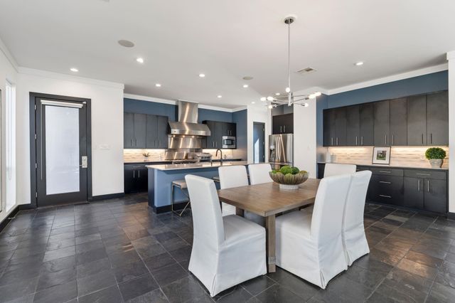 162 Vieux Carre Drive, Houston, TX 77009