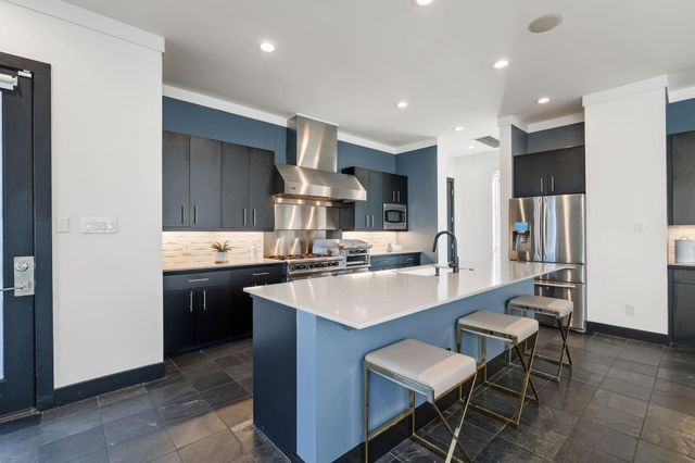 162 Vieux Carre Drive, Houston, TX 77009