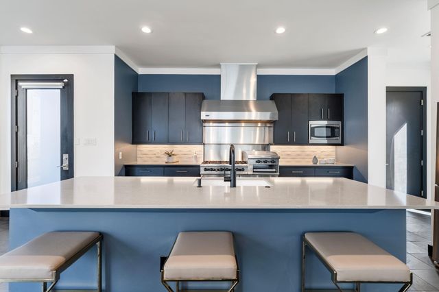 162 Vieux Carre Drive, Houston, TX 77009