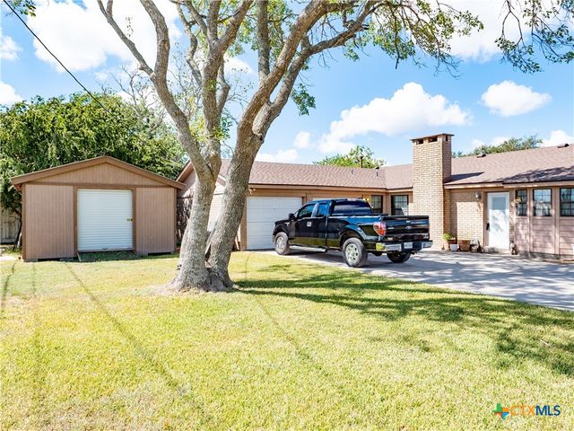 1704 Jackson Street, Port Lavaca, TX 77979