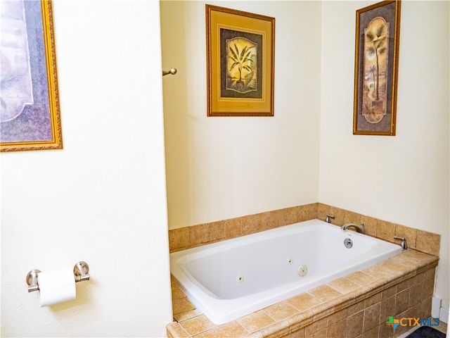 1704 Jackson Street, Port Lavaca, TX 77979