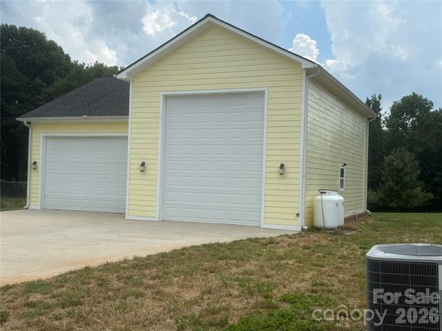 1038 Steel Bridge Road, Mooresboro, NC 28114