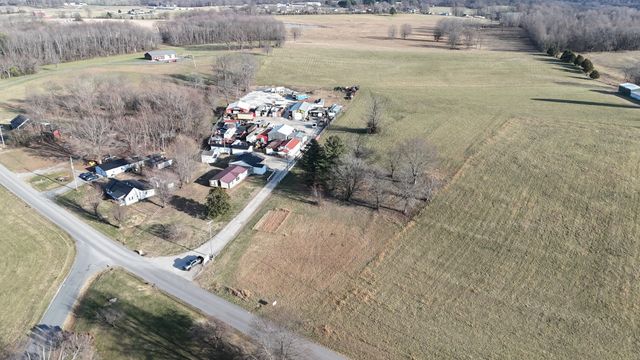 531 Ferguson Hill Rd, Lafayette, TN 37083