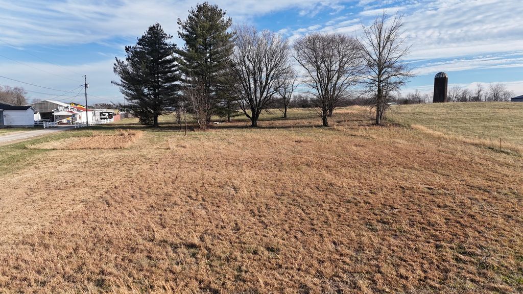 531 Ferguson Hill Rd, Lafayette, TN 37083