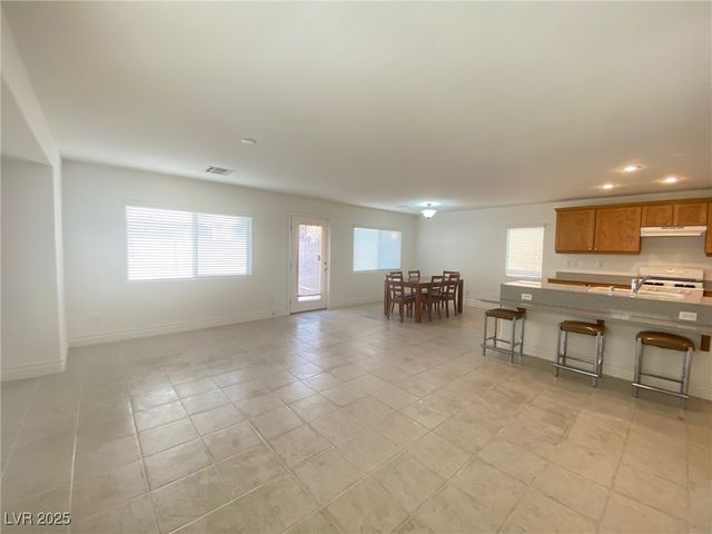 274 Broken Par Drive, Las Vegas, NV 89148