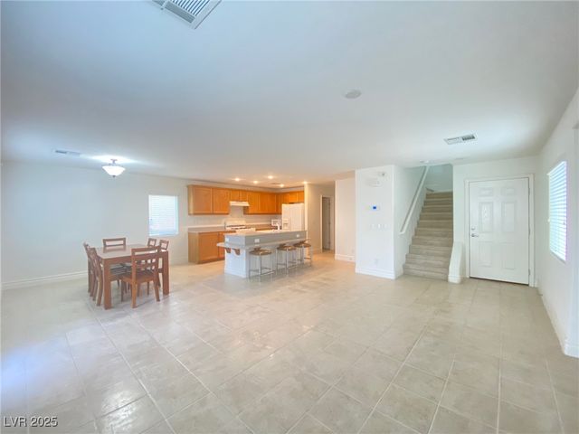 274 Broken Par Drive, Las Vegas, NV 89148