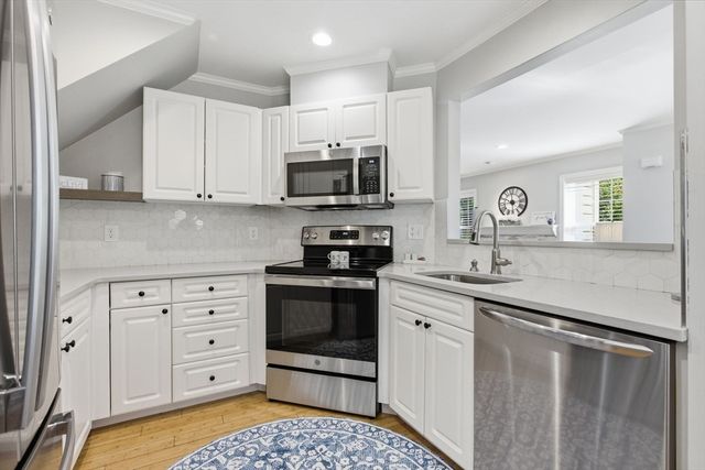 812 Gazebo Circle 812, Reading, MA 01867