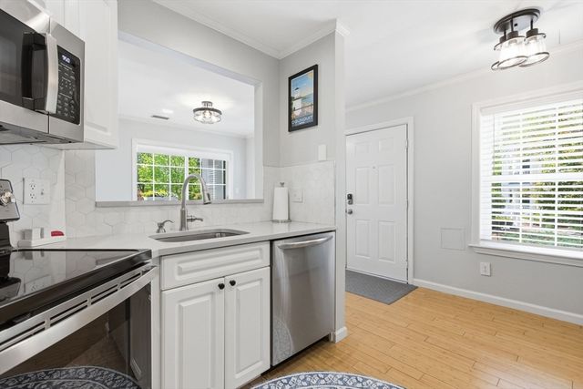 812 Gazebo Circle 812, Reading, MA 01867