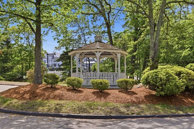 812 Gazebo Circle 812, Reading, MA 01867