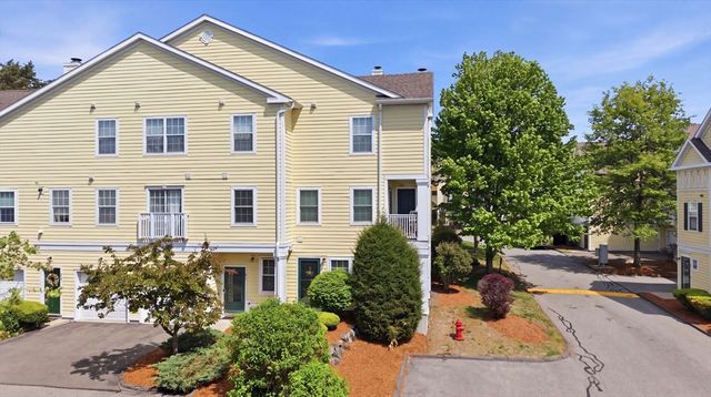 812 Gazebo Circle 812, Reading, MA 01867