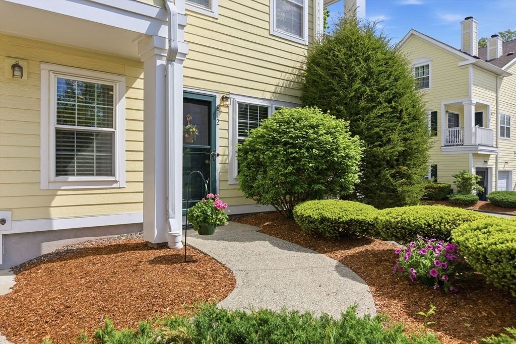 812 Gazebo Circle 812, Reading, MA 01867