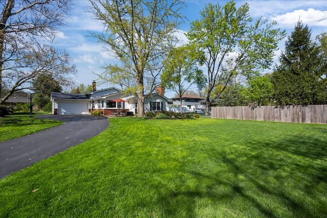 927 Holly Court, Deerfield, IL 60015
