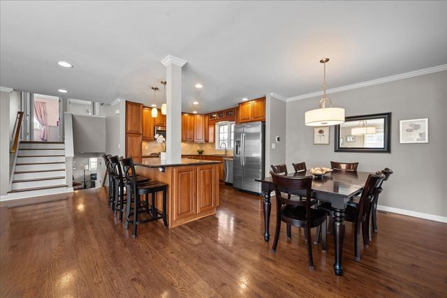927 Holly Court, Deerfield, IL 60015