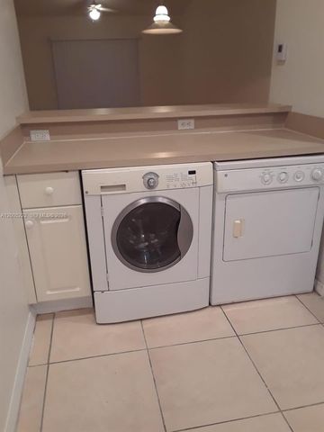 3828 SW 48th Ave D-27, Pembroke Park, FL 33023