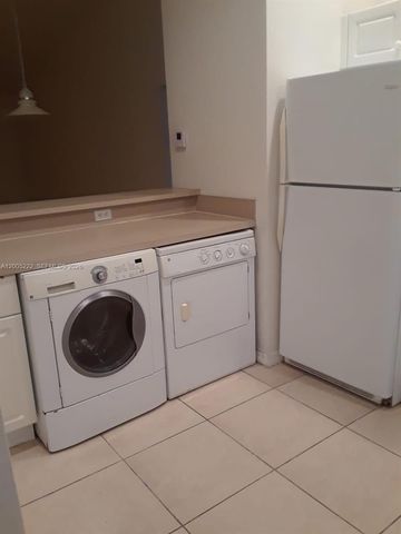 3828 SW 48th Ave D-27, Pembroke Park, FL 33023