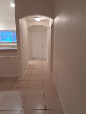 3828 SW 48th Ave D-27, Pembroke Park, FL 33023