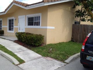 3828 SW 48th Ave D-27, Pembroke Park, FL 33023