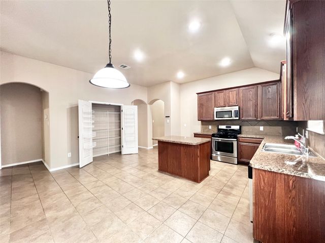 5204 Bear Valley Drive, Mckinney, TX 75071
