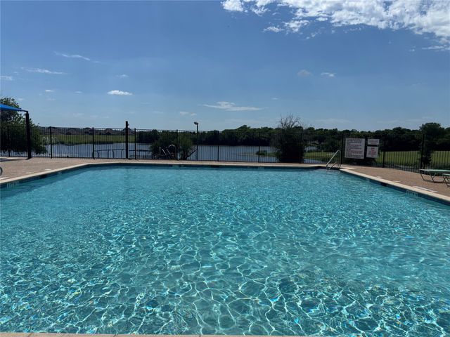 5204 Bear Valley Drive, Mckinney, TX 75071
