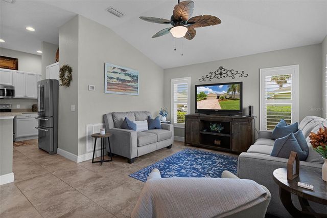 5075 NEPTUNE CIRCLE, Oxford, FL 34484