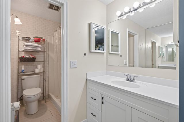 4820 Park Commons Drive 138, Saint Louis Park, MN 55416