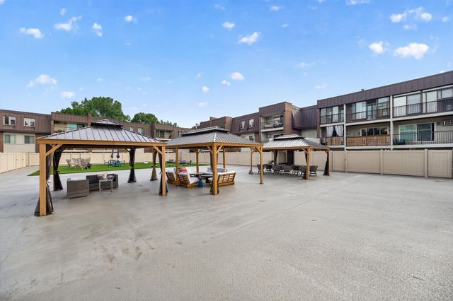 4820 Park Commons Drive 138, Saint Louis Park, MN 55416