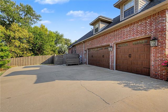 13187 Rusty Blackhaw Court, Springdale, AR 72762