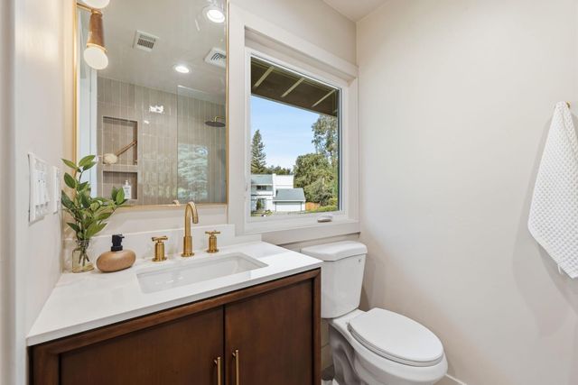 950 Somersby Way, Sacramento, CA 95864