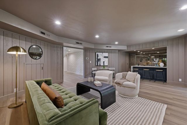 950 Somersby Way, Sacramento, CA 95864