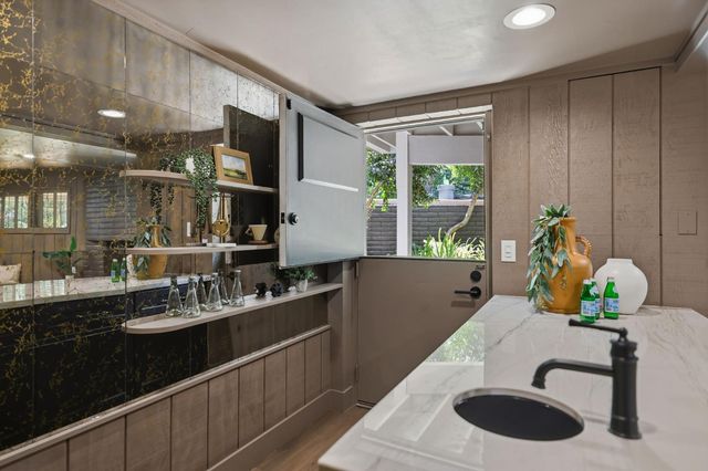 950 Somersby Way, Sacramento, CA 95864