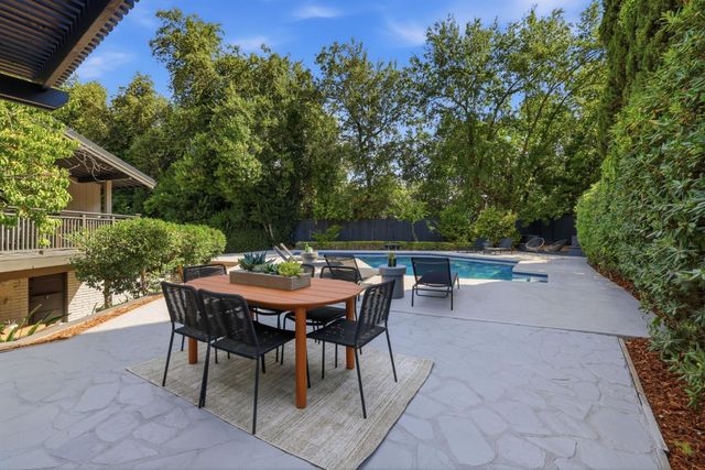 950 Somersby Way, Sacramento, CA 95864