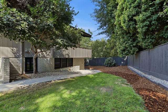 950 Somersby Way, Sacramento, CA 95864