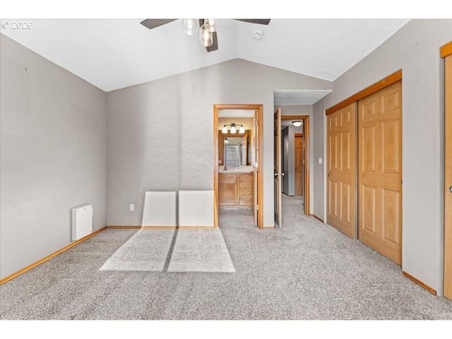 15653 JADE GLEN Ave, Sandy, OR 97055