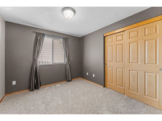 15653 JADE GLEN Ave, Sandy, OR 97055