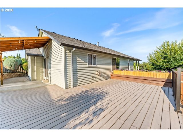 15653 JADE GLEN Ave, Sandy, OR 97055