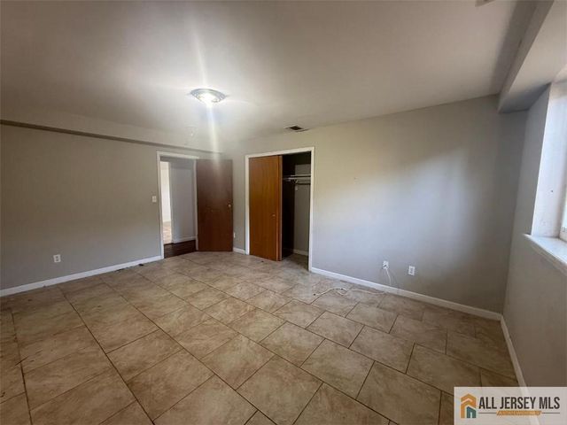 403 College Drive 403, Edison, NJ 08817