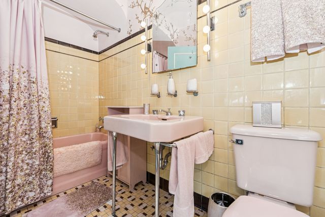 6731 S Cregier Avenue, Chicago, IL 60649