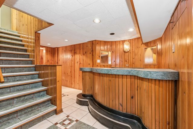 6731 S Cregier Avenue, Chicago, IL 60649