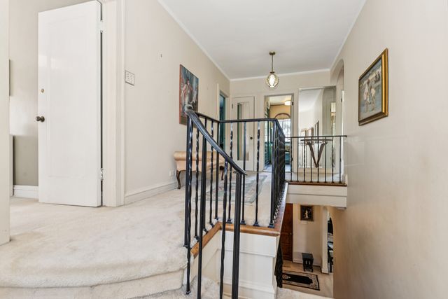 6731 S Cregier Avenue, Chicago, IL 60649