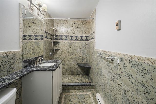 9 Weld St 14, Framingham, MA 01702