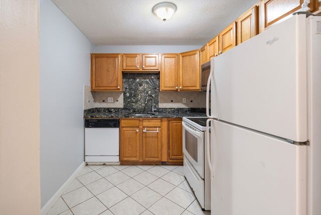 9 Weld St 14, Framingham, MA 01702