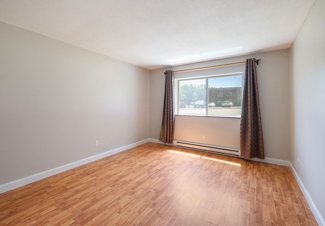 9 Weld St 14, Framingham, MA 01702